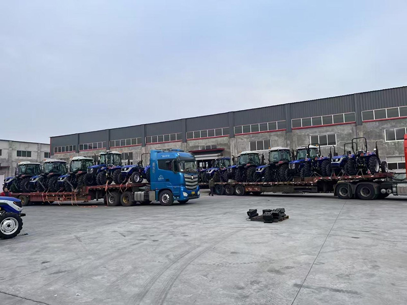 栄光の農場トラクターは、中央アジアの仕上げ荷重に出荷されました